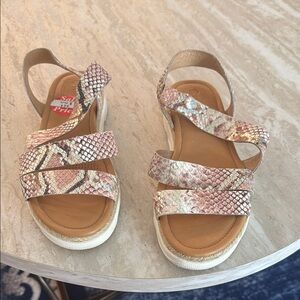 Stylish Snakeskin Sandals for Women